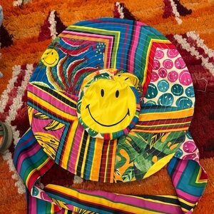 🌟HP 🌟😊FARM Rio Mixed Scarves Smiley Hat